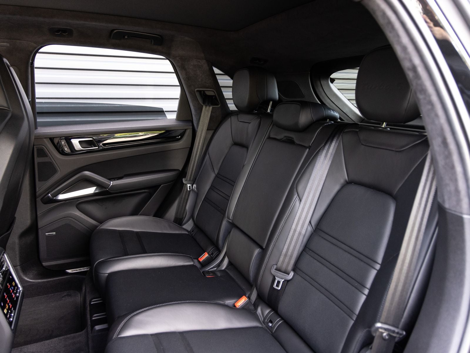 2023 Porsche Cayenne Turbo S E-Hybrid
