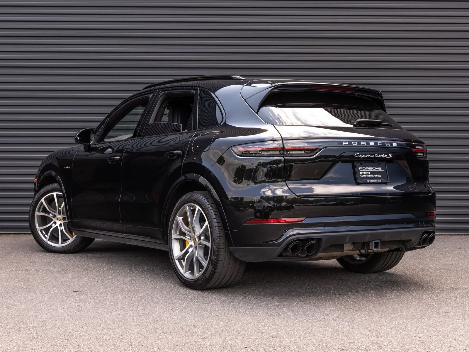 2023 Porsche Cayenne Turbo S E-Hybrid