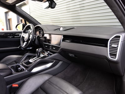 2023 Porsche Cayenne Turbo S E-Hybrid