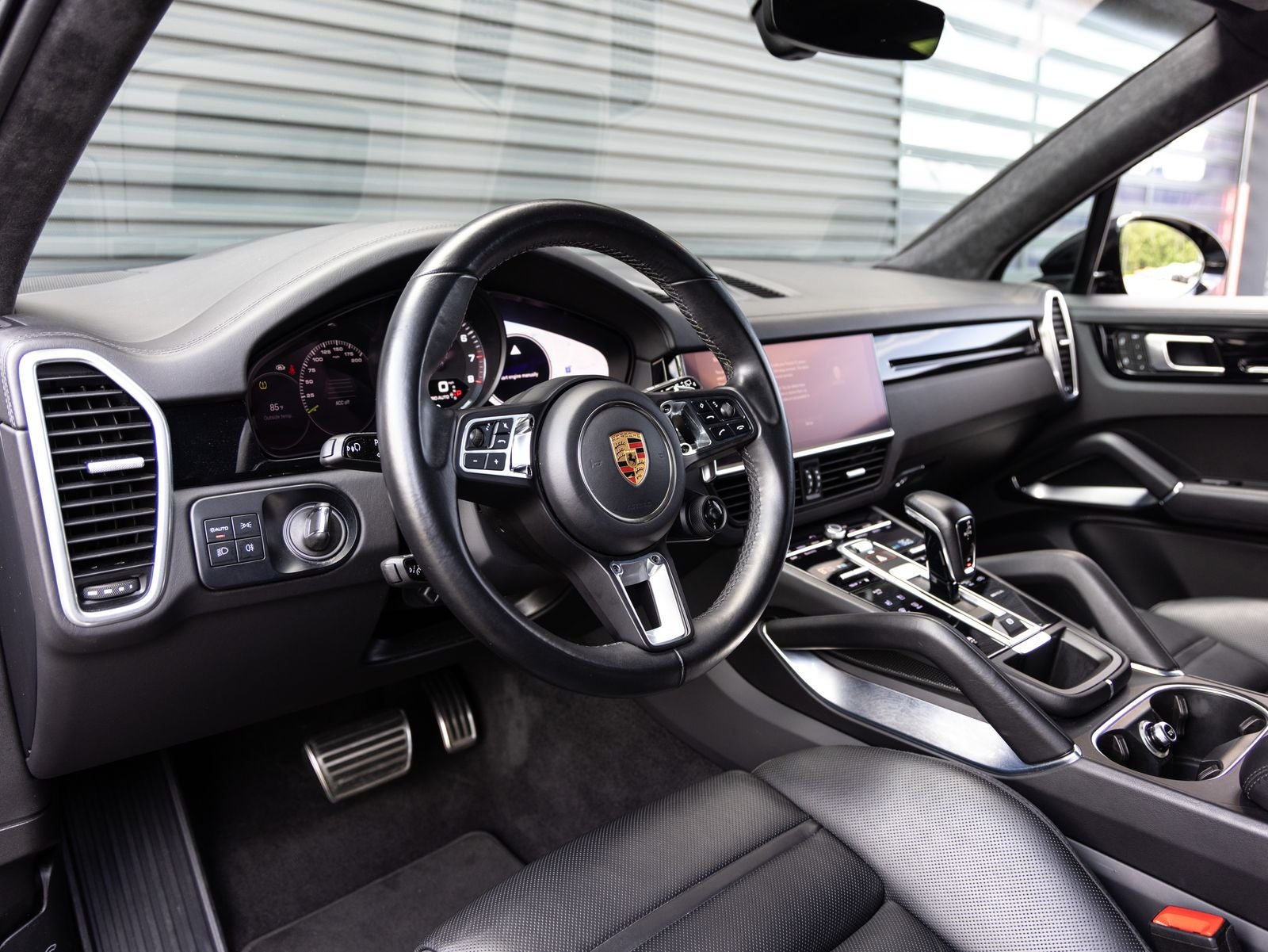 2023 Porsche Cayenne Turbo S E-Hybrid
