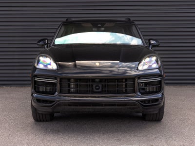 2023 Porsche Cayenne Turbo S E-Hybrid