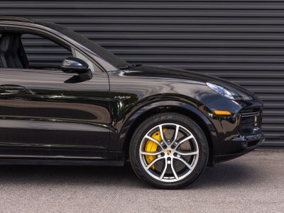 2023 Porsche Cayenne Turbo S E-Hybrid