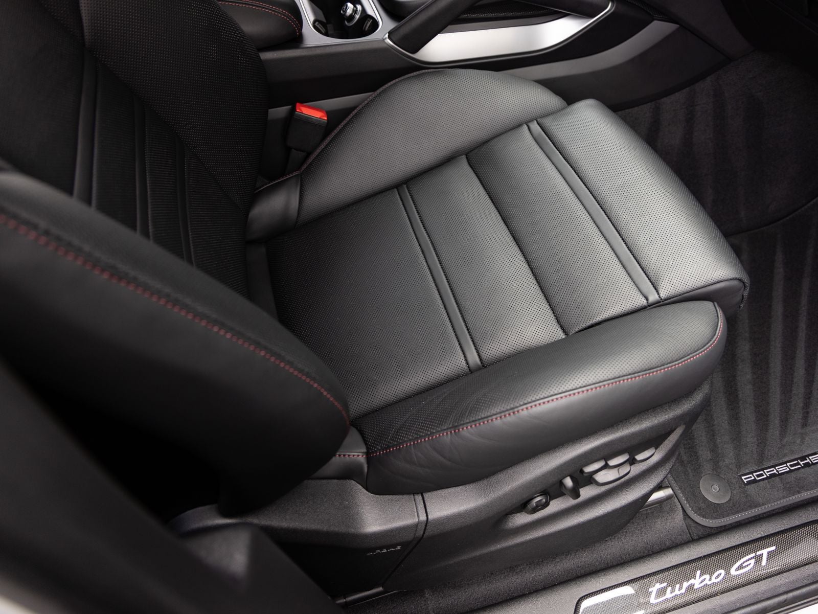 2024 Porsche Cayenne Turbo GT