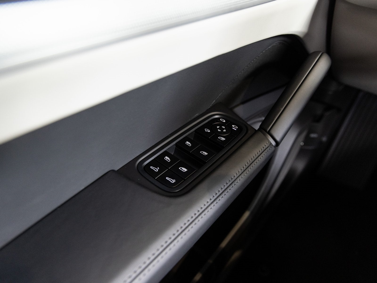 2026 Porsche Cayenne Cayenne S Coupe