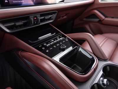 2025 Porsche Cayenne S Coupe