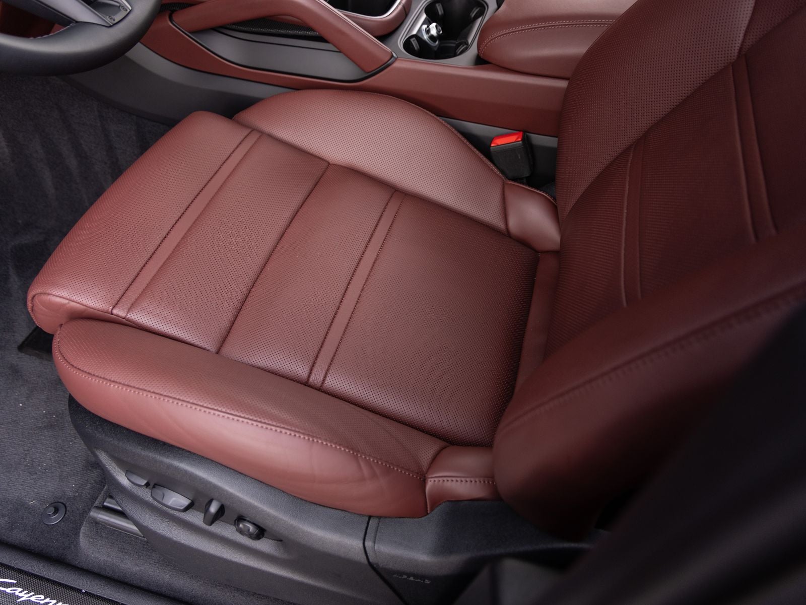 2025 Porsche Cayenne S Coupe