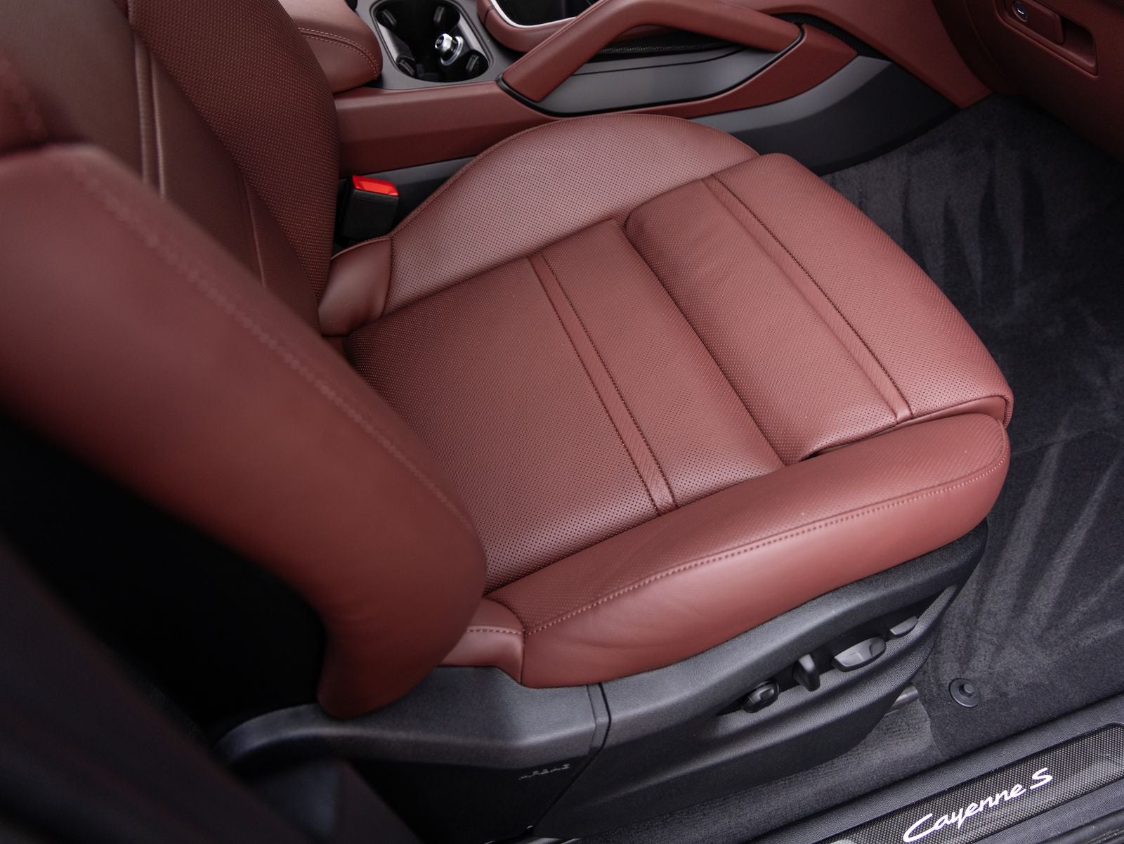 2025 Porsche Cayenne S Coupe