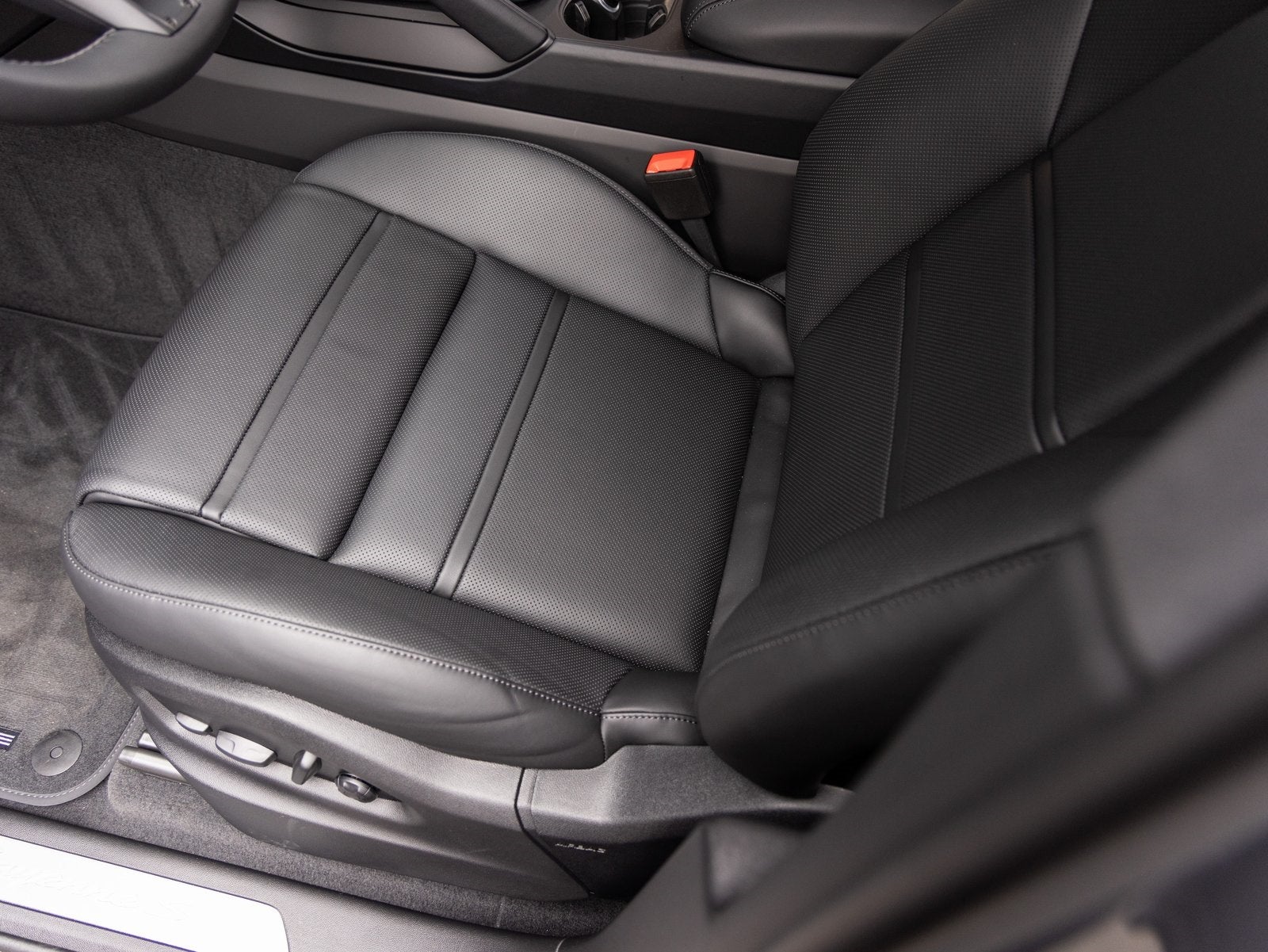 2026 Porsche Cayenne Cayenne S Coupe