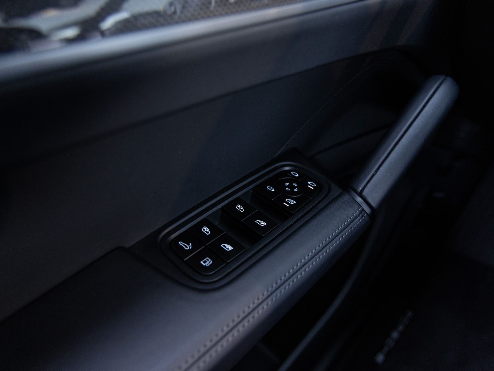 2026 Porsche Cayenne Turbo E-Hybrid Coupe