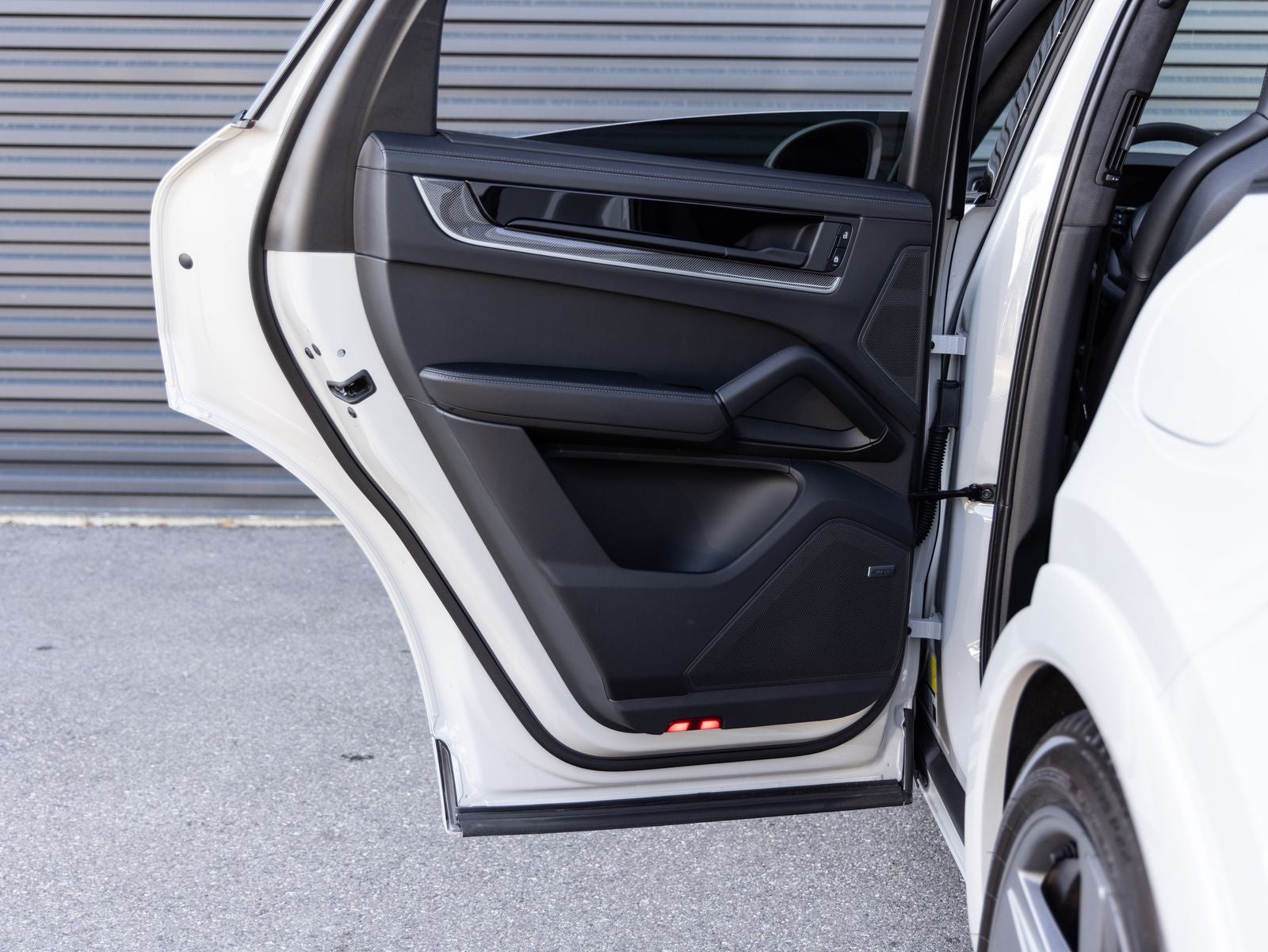 2026 Porsche Cayenne Turbo E-Hybrid Coupe