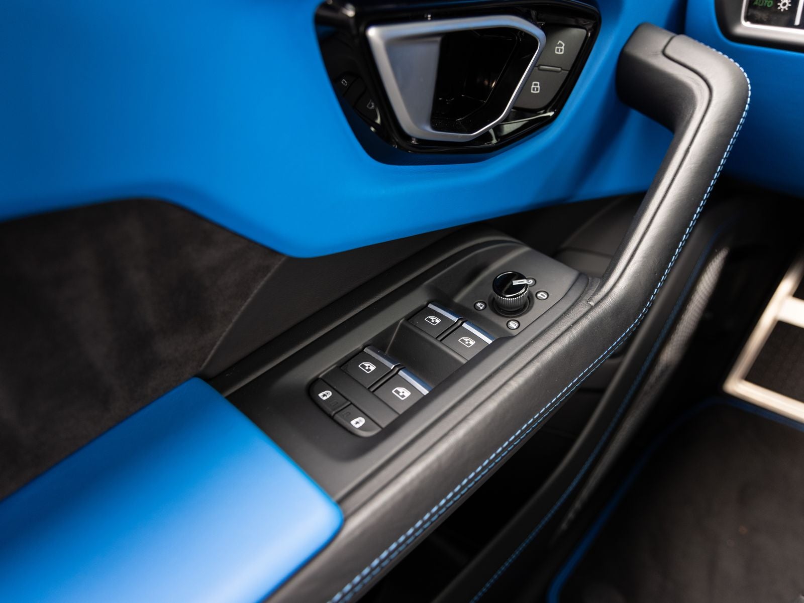 2022 Lamborghini Urus AWD