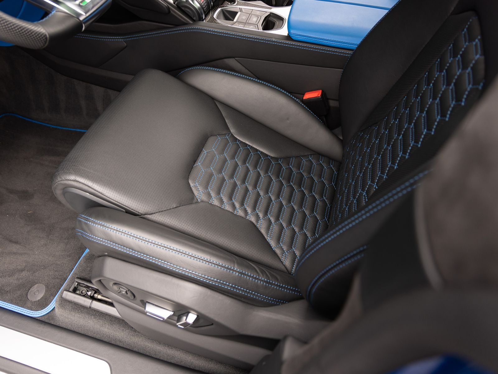 2022 Lamborghini Urus AWD