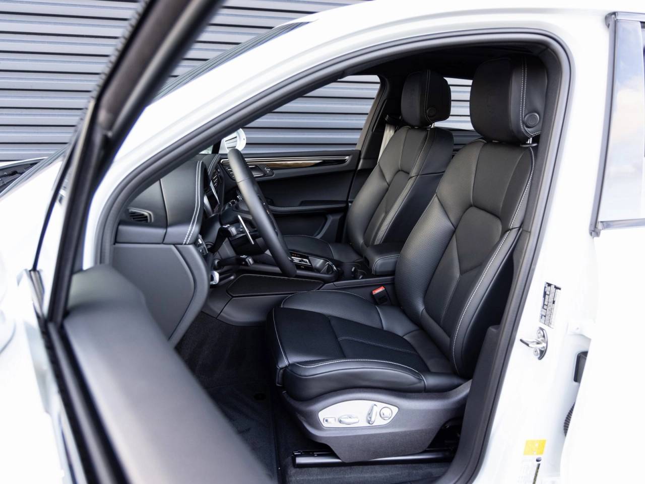 2026 Porsche Macan Macan S