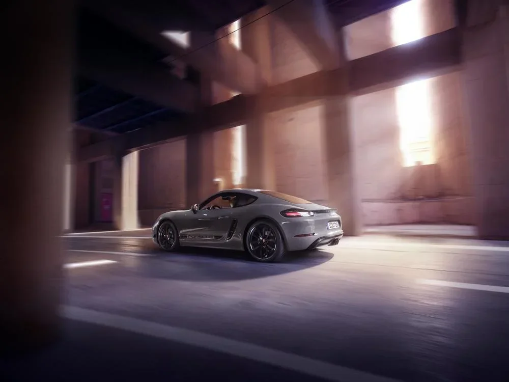 718 Cayman driving in Little Rock AR